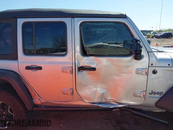 2022 Jeep Wrangler Unlimited Rubicon с VIN 1C4JJXR65NW198063, выставлен на аукционе IAAI как лот 42031447 с пробегом 21 317 миль миль и . История ставок и продаж доступна на DreamBid. Изображение 6.