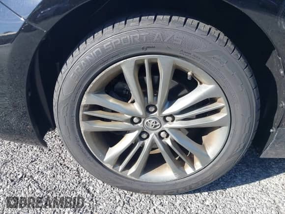 2017 Toyota Camry LE z VIN 4T1BF1FK4HU423539, wystawiony jako IAAI lot #43380588 z przebiegiem 126 683 mil mil oraz . Historia ofert i sprzedaży dostępna na DreamBid. Obrazek 18.