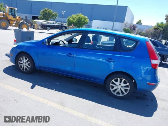 2009 Hyundai Elantra Touring z VIN KMHDC86E49U031179, wystawiony jako IAAI lot #42997369 z przebiegiem 160 292 mil mil oraz . Historia ofert i sprzedaży dostępna na DreamBid. Obrazek 3.