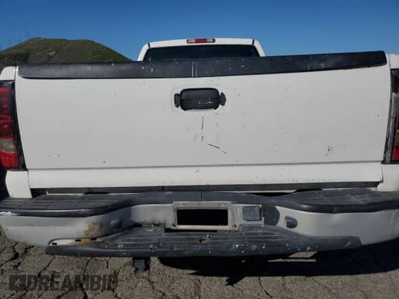 2005 Chevrolet Silverado 1500 z VIN 1GCEC14V85Z152121, wystawiony jako Copart lot #49005945 z przebiegiem 323 251 mil mil oraz Szkoda całkowita • Salvage title. Historia ofert i sprzedaży dostępna na DreamBid. Obrazek 10.