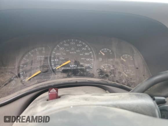 1999 Chevrolet Silverado 2500 LT с VIN 1GCGK29U5XE244556, выставлен на аукционе Copart как лот 82165965 с пробегом Не указан миль и Списание • Salvage title. История ставок и продаж доступна на DreamBid. Изображение 9.