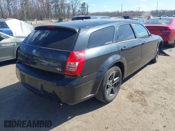 2007 Dodge Magnum R/T with VIN 2D4GV57287H872794, listed as a IAAI auction lot 41899268 with 207,339 mi miles and . Bid and sale history available at DreamBid. Image 4.
