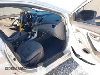 2014 Hyundai Elantra SE z VIN KMHDH4AEXEU107791, wystawiony jako IAAI lot #40667708 z przebiegiem 170 152 mil mil oraz . Historia ofert i sprzedaży dostępna na DreamBid. Obrazek 5.