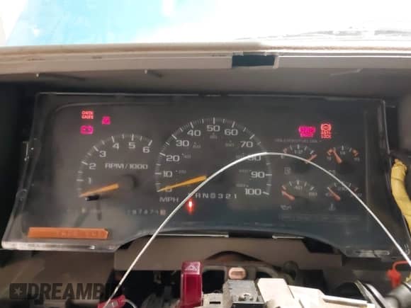 1998 Chevrolet Silverado 1500 z VIN 1GCEK19R9WE194708, wystawiony jako IAAI lot #42548241 z przebiegiem 197 471 mil mil oraz . Historia ofert i sprzedaży dostępna na DreamBid. Obrazek 7.
