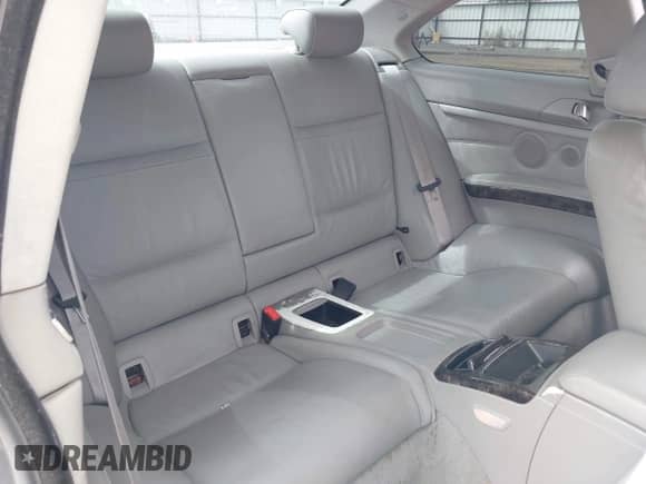 2007 BMW 3 Series 328i z VIN WBAWB33517PV72190, wystawiony jako IAAI lot #42896035 z przebiegiem 212 613 mil mil oraz . Historia ofert i sprzedaży dostępna na DreamBid. Obrazek 8.