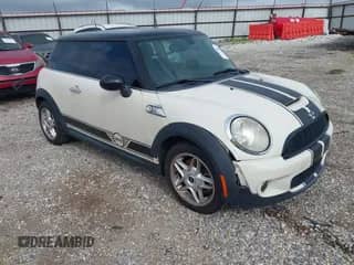 2008 MINI Hardtop S with VIN WMWMF73538TT89353, listed as a IAAI auction lot 42647235 with 145,321 mi miles and . Bid and sale history available at DreamBid. Image 1.