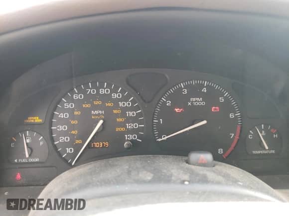 2000 Saturn SW with VIN 1G8ZN8271YZ126385, listed as a Copart auction lot 45371485 with 170,379 mi miles and Salvage title. Bid and sale history available at DreamBid. Image 9.