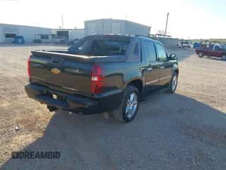 2010 Chevrolet Avalanche LTZ с VIN 3GNNCGE06AG264374, выставлен на аукционе IAAI как лот 43451263 с пробегом 177 737 миль миль и . История ставок и продаж доступна на DreamBid. Изображение 4.