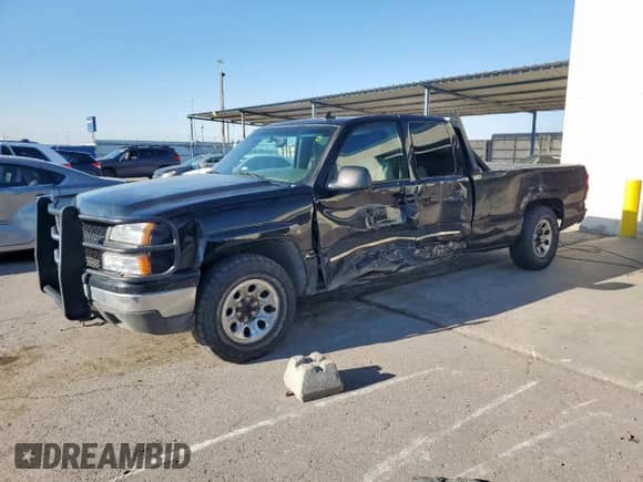 2006 Chevrolet Silverado 1500 LT2 с VIN 1GCEC19T46E245847, выставлен на аукционе Copart как лот 82119435 с пробегом 330 323 миль миль и Списание • Salvage title. История ставок и продаж доступна на DreamBid. Изображение 1.