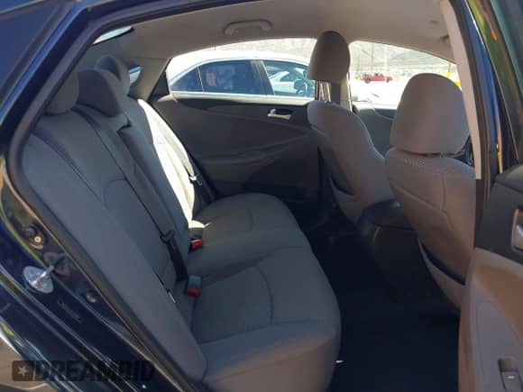 2012 Hyundai Sonata GLS z VIN 5NPEB4AC5CH315268, wystawiony jako IAAI lot #43525694 z przebiegiem 166 182 mil mil oraz . Historia ofert i sprzedaży dostępna na DreamBid. Obrazek 8.