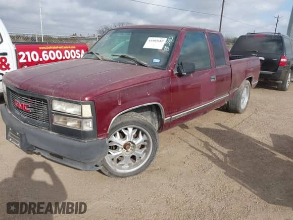 1996 GMC Sierra 1500 z VIN 2GTEC19R8T1553685, wystawiony jako IAAI lot #41503682 z przebiegiem 238 634 mil mil oraz . Historia ofert i sprzedaży dostępna na DreamBid. Obrazek 2.