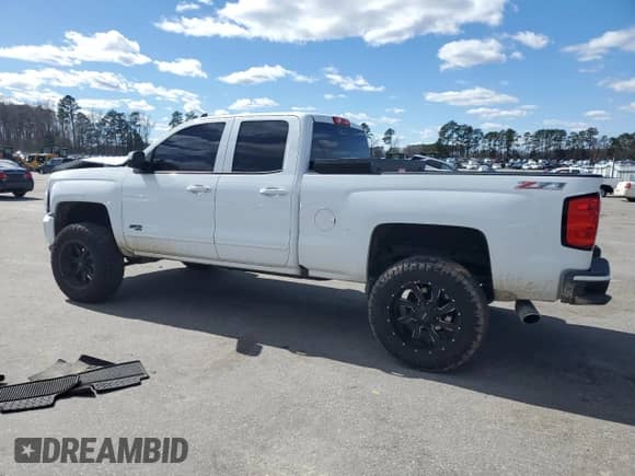 2017 Chevrolet Silverado 1500 LT z VIN 1GCVKRECXHZ138109, wystawiony jako Copart lot #47442175 z przebiegiem 144 531 mil mil oraz Szkoda całkowita • Salvage title. Historia ofert i sprzedaży dostępna na DreamBid. Obrazek 2.