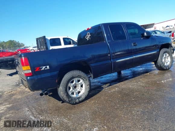 2006 GMC Sierra 1500 SLE1 with VIN 1GTEK19B66Z205370, listed as a IAAI auction lot 41650218 with 184,927 mi miles and . Bid and sale history available at DreamBid. Image 4.