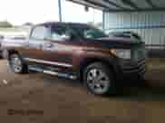 2017 Toyota Tundra Platinum с VIN 5TFAW5F11HX651690, выставлен на аукционе Copart как лот 69562075 с пробегом 67 829 миль миль и Списание • Salvage title. История ставок и продаж доступна на DreamBid. Изображение 4.