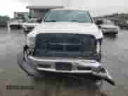 2018 Ram 1500 Tradesman z VIN 1C6RR6FT3JS317964, wystawiony jako Copart lot #85601635 z przebiegiem 142 145 mil mil oraz Szkoda całkowita • Salvage title. Historia ofert i sprzedaży dostępna na DreamBid. Obrazek 5.