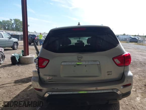 2020 Nissan Pathfinder SV z VIN 5N1DR2BM0LC603404, wystawiony jako IAAI lot #43085604 z przebiegiem 94 897 mil mil oraz . Historia ofert i sprzedaży dostępna na DreamBid. Obrazek 17.