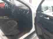 2017 Mercedes-Benz GLS 450 z VIN 4JGDF6EE2HA925713, wystawiony jako IAAI lot #43316642 z przebiegiem 98 372 mil mil oraz . Historia ofert i sprzedaży dostępna na DreamBid. Obrazek 5.