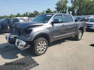 2012 Toyota Tundra Limited z VIN 5TFHW5F19CX250363, wystawiony jako Copart lot #68152205 z przebiegiem 215 501 mil mil oraz Szkoda całkowita • Salvage title. Historia ofert i sprzedaży dostępna na DreamBid. Obrazek 1.