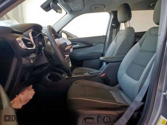 2022 Chevrolet TrailBlazer LT with VIN KL79MPSLXNB063532, listed as a Copart auction lot 67569815 with 78,600 mi miles and Salvage title. Bid and sale history available at DreamBid. Image 7.
