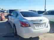 2015 Nissan Altima S z VIN 1N4AL3AP2FN368450, wystawiony jako IAAI lot #42066325 z przebiegiem 134 895 mil mil oraz . Historia ofert i sprzedaży dostępna na DreamBid. Obrazek 3.