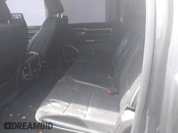 2020 Ram 1500 Laramie z VIN 1C6SRFJT8LN243564, wystawiony jako IAAI lot #41796834 z przebiegiem 134 707 mil mil oraz . Historia ofert i sprzedaży dostępna na DreamBid. Obrazek 8.