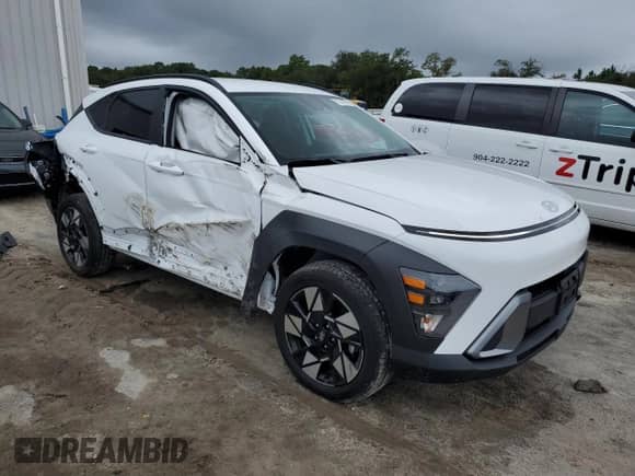 2024 Hyundai Kona SEL with VIN KM8HCCAB1RU159817, listed as a Copart auction lot 71210074 with 4,957 mi miles and Non repairable. Bid and sale history available at DreamBid. Image 4.