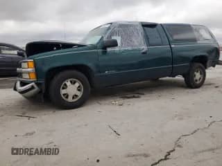 1997 Chevrolet Silverado 1500 with VIN 1GCEC19W1VE157394, listed as a Copart auction lot 44196375 with 232,327 mi miles and Salvage title. Bid and sale history available at DreamBid. Image 1.