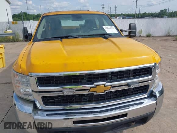 2008 Chevrolet Silverado 2500HD z VIN 1GBHK23658F224144, wystawiony jako IAAI lot #42512936 z przebiegiem 234 333 mil mil oraz . Historia ofert i sprzedaży dostępna na DreamBid. Obrazek 6.