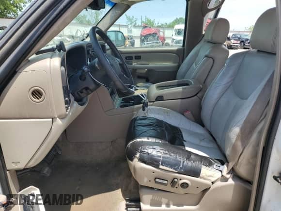 2003 Chevrolet Suburban LT с VIN 3GNFK16T83G297134, выставлен на аукционе Copart как лот 56761734 с пробегом 303 349 миль миль и Списание • Salvage title. История ставок и продаж доступна на DreamBid. Изображение 7.