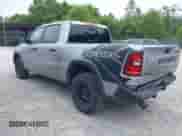 2025 Ram 1500 Rebel z VIN 1C6SRFLP3SN574597, wystawiony jako IAAI lot #42865040 z przebiegiem 35 346 mil mil oraz . Historia ofert i sprzedaży dostępna na DreamBid. Obrazek 3.