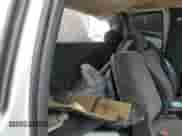 1999 Chevrolet Silverado 2500 LS z VIN 1GCGK29U3XE170750, wystawiony jako Copart lot #51061255 z przebiegiem Nie podano mil oraz Nie do naprawy • Non repairable. Historia ofert i sprzedaży dostępna na DreamBid. Obrazek 10.