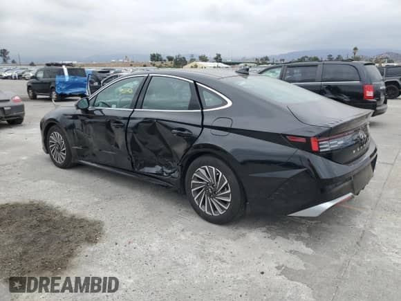 2024 Hyundai Sonata Limited с VIN KMHL54JJ2RA088310, выставлен на аукционе Copart как лот 82135535 с пробегом 9 132 миль миль и Списание • Salvage title. История ставок и продаж доступна на DreamBid. Изображение 2.