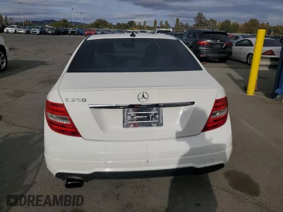 2012 Mercedes-Benz C 250 Sport z VIN WDDGF4HB9CA729189, wystawiony jako Copart lot #84050635 z przebiegiem 155 351 mil mil oraz Szkoda całkowita • Salvage title. Historia ofert i sprzedaży dostępna na DreamBid. Obrazek 6.