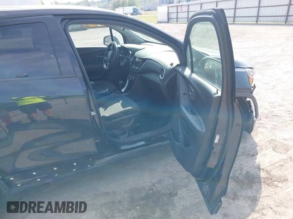 2019 Chevrolet Trax LS с VIN 3GNCJKSB7KL276449, выставлен на аукционе IAAI как лот 43224270 с пробегом 74 393 миль миль и . История ставок и продаж доступна на DreamBid. Изображение 5.