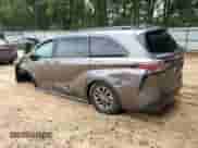 2021 Toyota Sienna XLE z VIN 5TDYRKEC4MS054394, wystawiony jako Copart lot #67916945 z przebiegiem 149 193 mil mil oraz Szkoda całkowita • Salvage title. Historia ofert i sprzedaży dostępna na DreamBid. Obrazek 2.