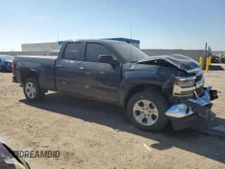 2018 Chevrolet Silverado 1500 LT z VIN 1GCVKREC1JZ300375, wystawiony jako Copart lot #84191505 z przebiegiem 78 108 mil mil oraz Czysty tytuł • Clean title. Historia ofert i sprzedaży dostępna na DreamBid. Obrazek 4.