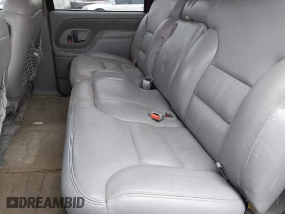 1996 Chevrolet Suburban с VIN 1GNFK16R2TJ380576, выставлен на аукционе IAAI как лот 41829017 с пробегом 151 413 миль миль и . История ставок и продаж доступна на DreamBid. Изображение 8.