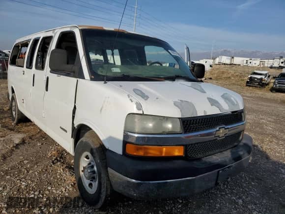 2006 Chevrolet Express Passenger с VIN 1GAHG39U461274433, выставлен на аукционе Copart как лот 82622414 с пробегом 206 975 миль миль и Чистый • Clean title. История ставок и продаж доступна на DreamBid. Изображение 4.