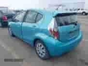 2013 Toyota Prius One z VIN JTDKDTB35D1049040, wystawiony jako IAAI lot #43130782 z przebiegiem 96 170 mil mil oraz . Historia ofert i sprzedaży dostępna na DreamBid. Obrazek 3.