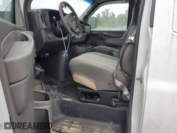 2008 Chevrolet Express Cargo с VIN 1GCGG25C481181375, выставлен на аукционе Copart как лот 63043075 с пробегом Не указан миль и Списание • Salvage title. История ставок и продаж доступна на DreamBid. Изображение 7.