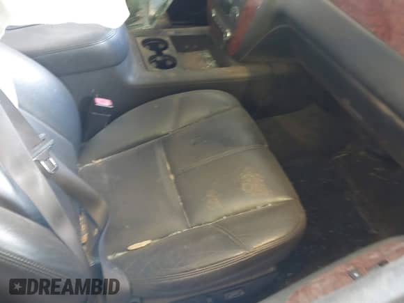 2008 Chevrolet Silverado 1500 2LT z VIN 2GCEK19J681135842, wystawiony jako IAAI lot #43380284 z przebiegiem 189 292 mil mil oraz . Historia ofert i sprzedaży dostępna na DreamBid. Obrazek 5.