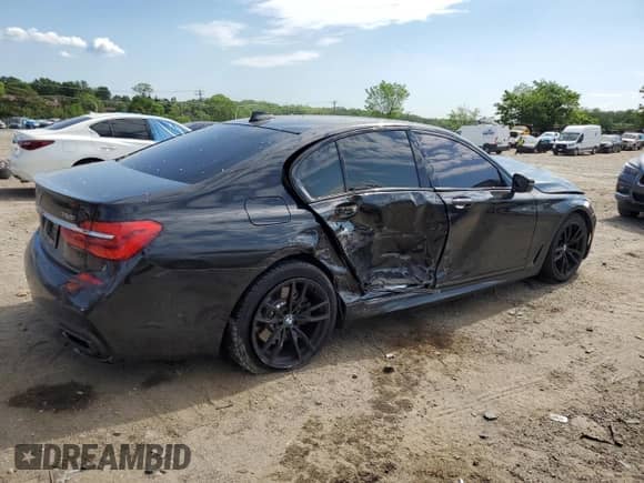 2019 BMW 7 Series 750i xDrive with VIN WBA7B0C54KG527501, listed as a Copart auction lot 56208675 with 34,471 mi miles and Salvage title. Bid and sale history available at DreamBid. Image 3.