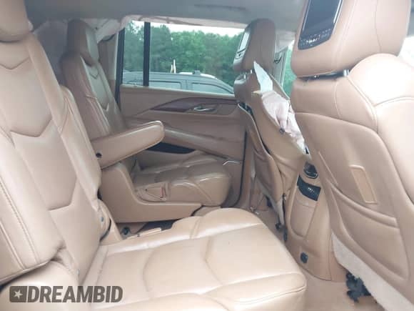 2016 Cadillac Escalade ESV Platinum с VIN 1GYS4KKJ1GR104298, выставлен на аукционе IAAI как лот 42347329 с пробегом 140 059 миль миль и . История ставок и продаж доступна на DreamBid. Изображение 8.