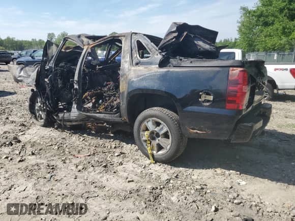 2010 Chevrolet Avalanche LTZ с VIN 3GNVKGE01AG291940, выставлен на аукционе Copart как лот 57617474 с пробегом Не указан миль и Списание • Salvage title. История ставок и продаж доступна на DreamBid. Изображение 2.