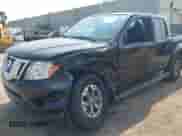 2016 Nissan Frontier S z VIN 1N6AD0EV1GN772479, wystawiony jako IAAI lot #42413050 z przebiegiem 53 760 mil mil oraz . Historia ofert i sprzedaży dostępna na DreamBid. Obrazek 6.