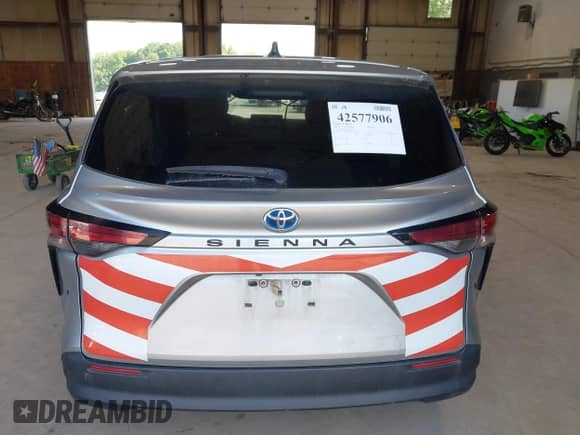 2021 Toyota Sienna LE with VIN 5TDKSKFC8MS035873, listed as a IAAI auction lot 42577906 with 228,325 mi miles and . Bid and sale history available at DreamBid. Image 16.