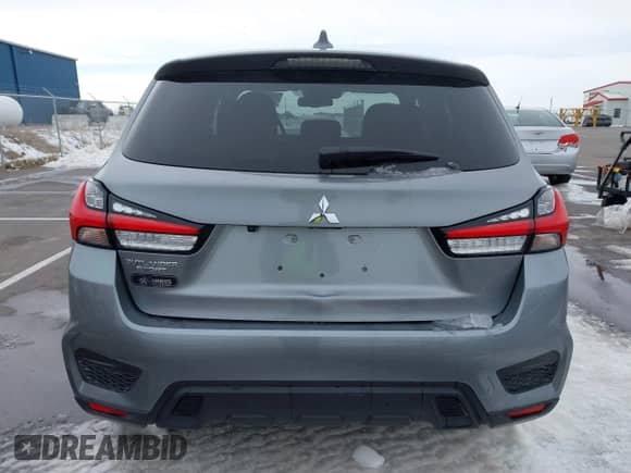 2021 Mitsubishi Outlander ES z VIN JA4APUAU9MU032592, wystawiony jako IAAI lot #41639189 z przebiegiem 44 326 mil mil oraz . Historia ofert i sprzedaży dostępna na DreamBid. Obrazek 16.