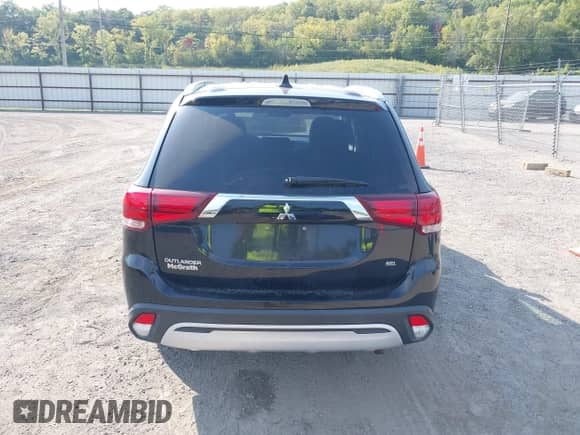 2020 Mitsubishi Outlander ES с VIN JA4AZ3A36LZ028898, выставлен на аукционе IAAI как лот 43184230 с пробегом 125 998 миль миль и . История ставок и продаж доступна на DreamBid. Изображение 17.