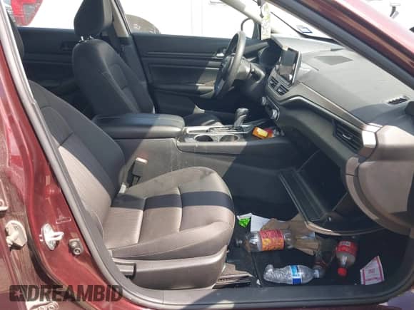 2024 Nissan Altima SV with VIN 1N4BL4DV4RN357989, listed as a IAAI auction lot 43368993 with 60,349 mi miles and . Bid and sale history available at DreamBid. Image 5.