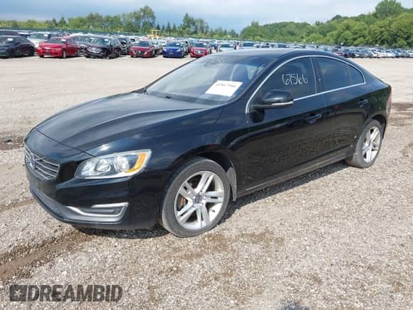 2015 Volvo S60 T5 Premier с VIN YV1612TK7F1357446, выставлен на аукционе IAAI как лот 41867566 с пробегом 90 023 миль миль и . История ставок и продаж доступна на DreamBid. Изображение 2.